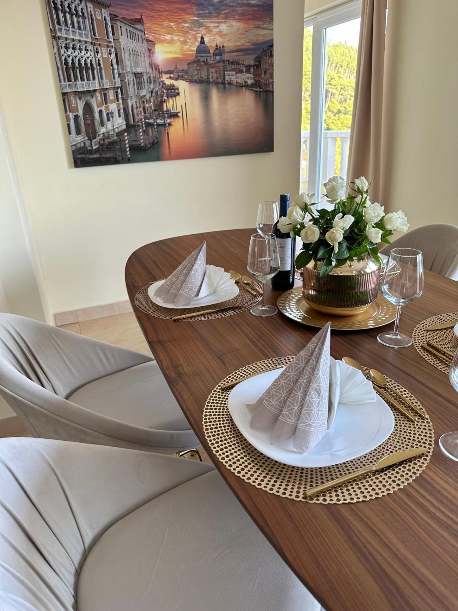 Apartments - Villa Sabrina بريلا المظهر الخارجي الصورة