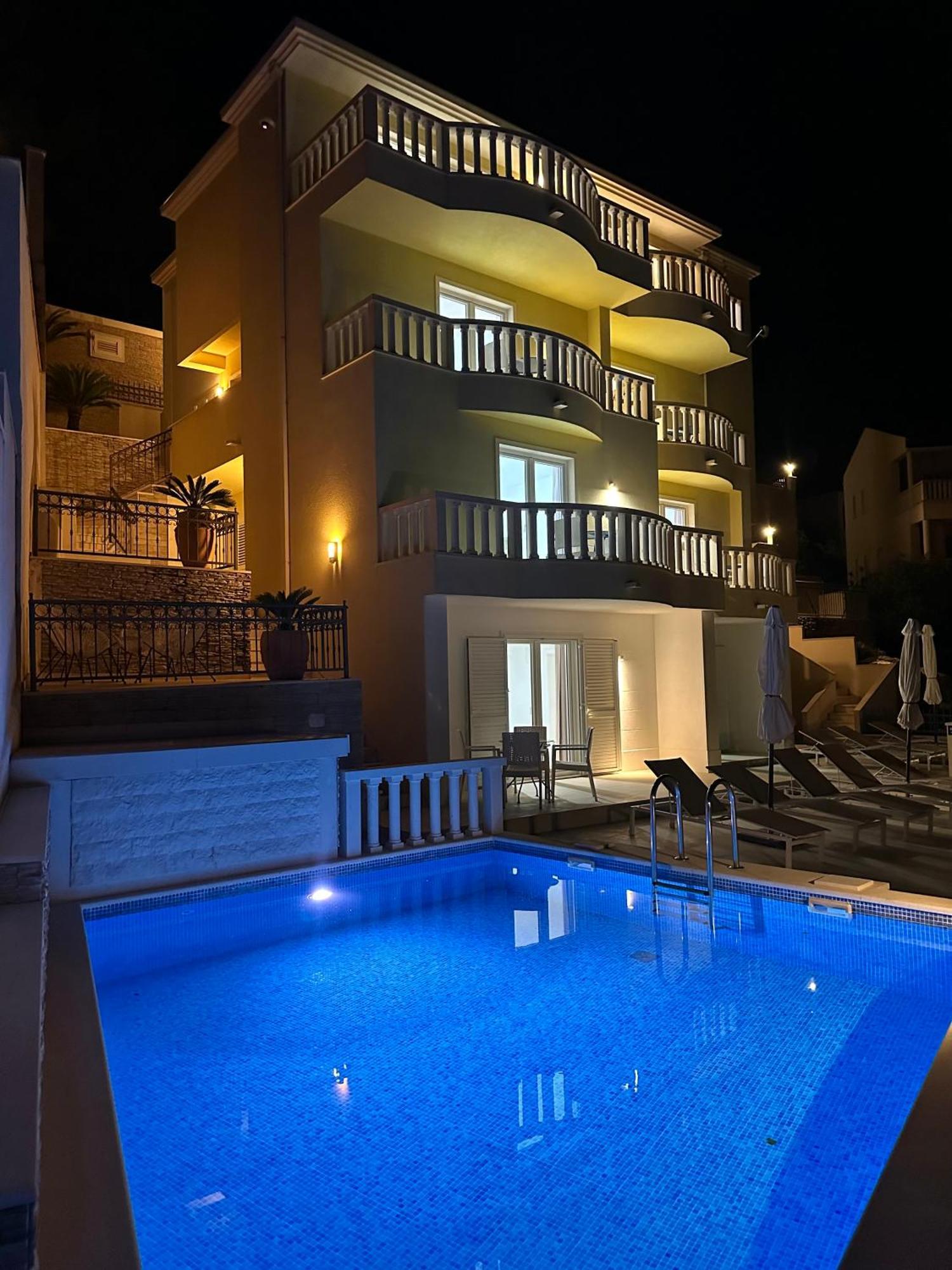 Apartments - Villa Sabrina بريلا المظهر الخارجي الصورة